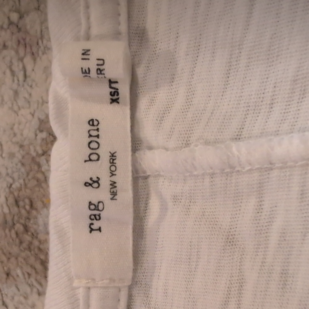 White tee - Picture 2 of 2